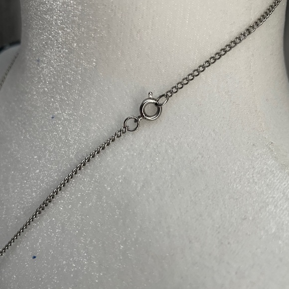 Silver Cornelian Sea Turtle Pendant Necklace with Chain | Carnelian Variant - Picture 4 of 8